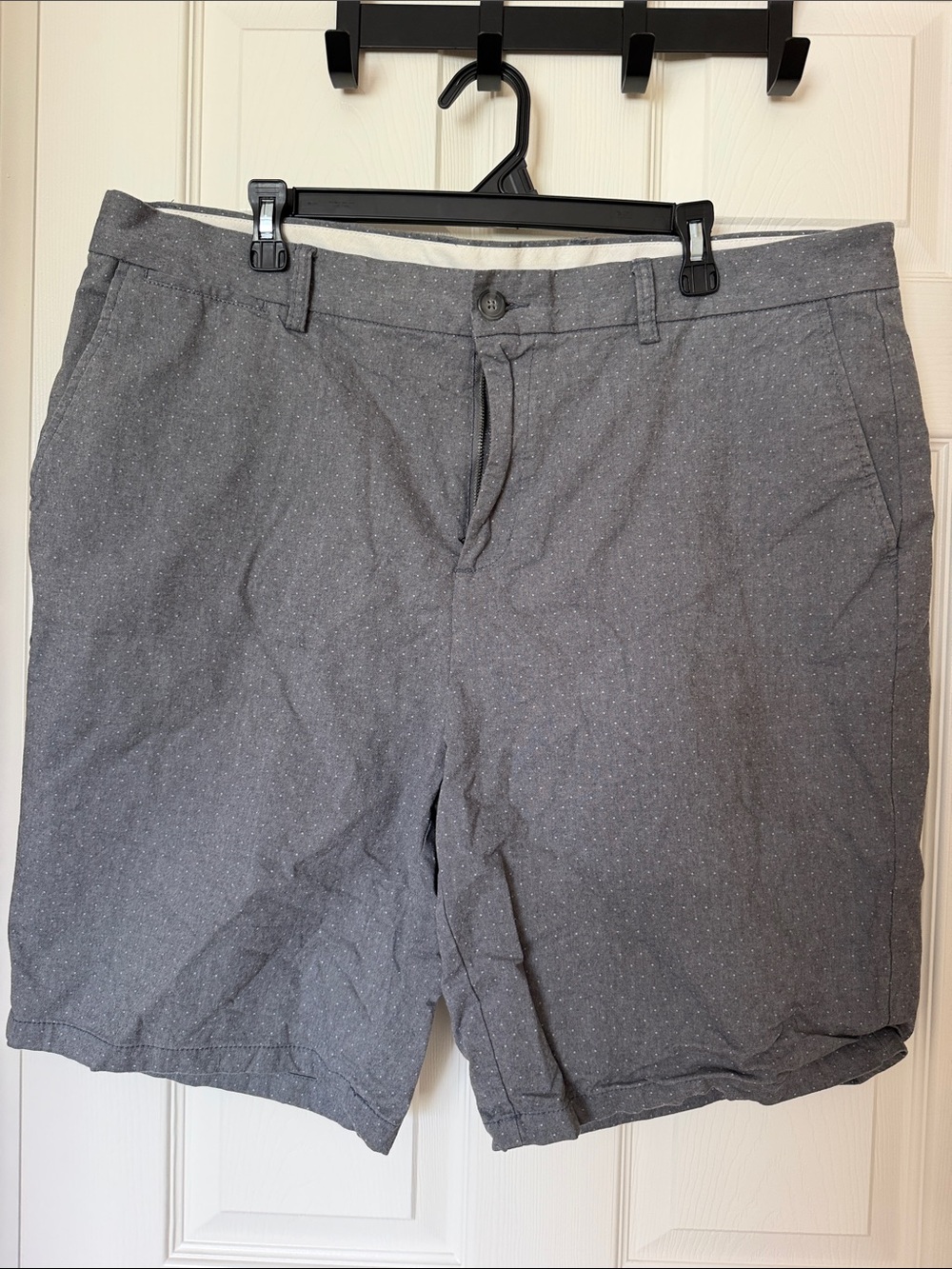 Old Navy Men's Charcoal Microdot Flat Front Shorts